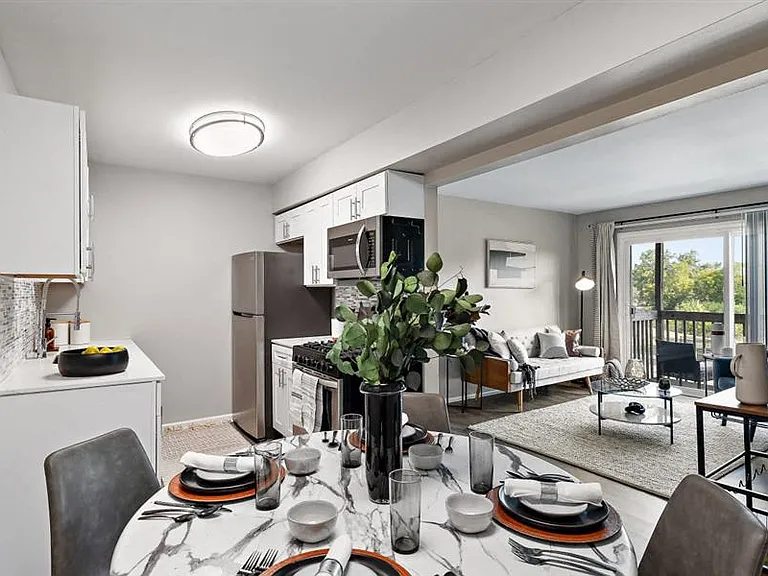 Residences at Grand Blanc Apartments - Grand Blanc, MI — Photo 2
