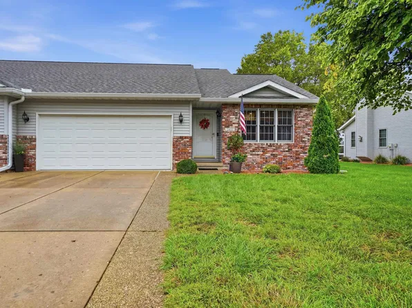 2411 Lakeshore Dr #5, Pekin, IL 61554