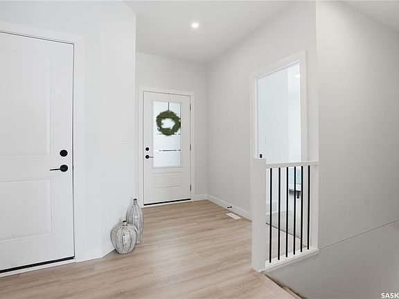 5th image of UNIT 20-515 Delainey ROAD