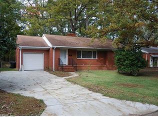 17 Richland Dr, Newport News, VA 23608