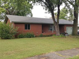 607 2nd Ave SE, Gravette, AR 72736
