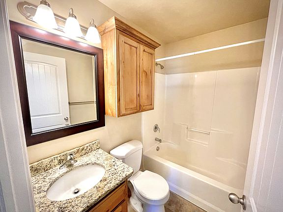 3rd image of 1620 20th St APT 4