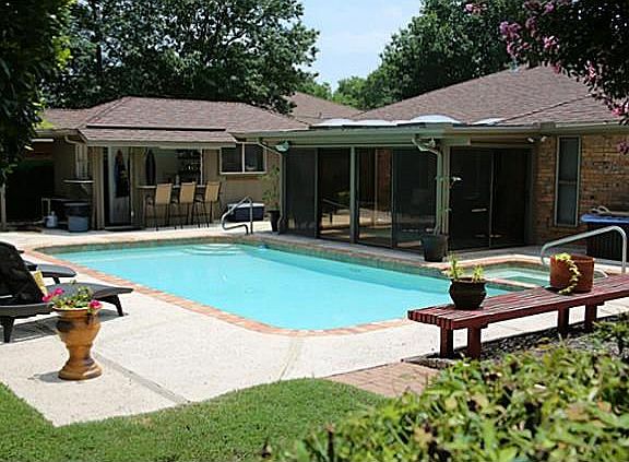 2nd image of 4105 Kingswick Dr