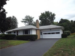 378 Whipple Ln, Rochester, NY 14622