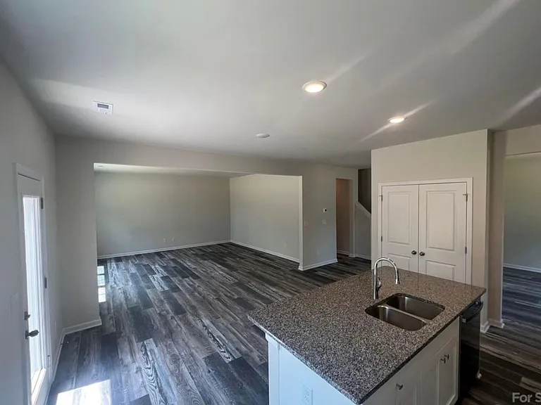 1243 Stonewyck Dr — Photo 12