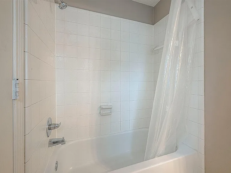 5910 Misty Island Ct — Photo 39