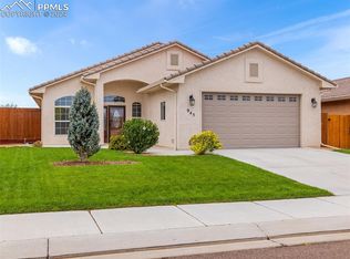 945 Plumcrest Dr, Pueblo, CO 81005