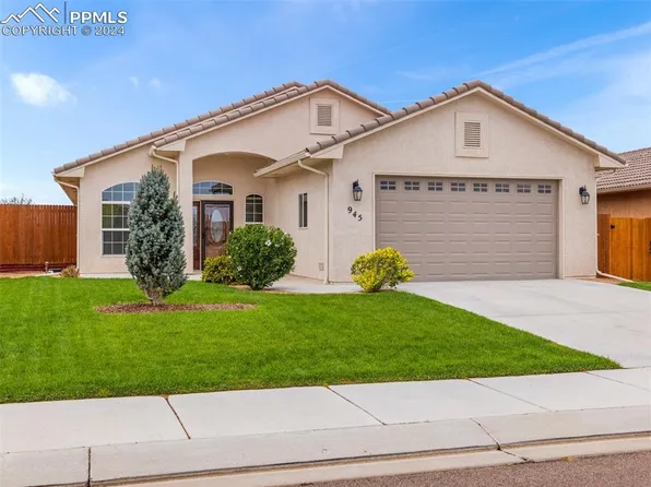 945 Plumcrest Dr, Pueblo, CO 81005