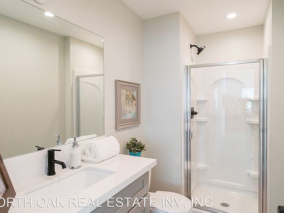 5th image of 320 N New Hampshire Ave #3