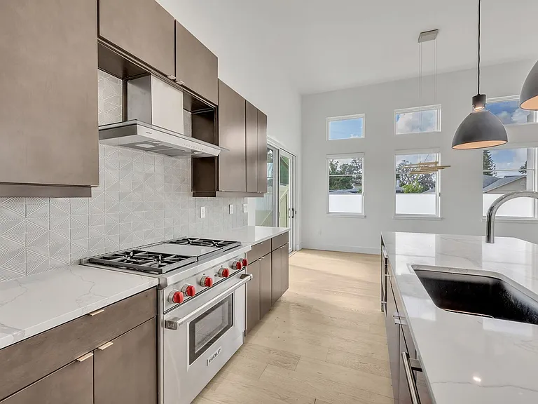 501 W Canton Ave — Photo 10