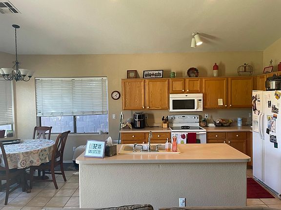 5th image of 334 N Brighton Ln