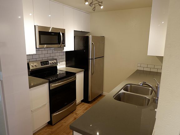 5th image of 3770 Grim Ave APT 1