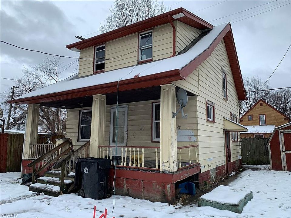 2nd image of 3909 Daisy Ave