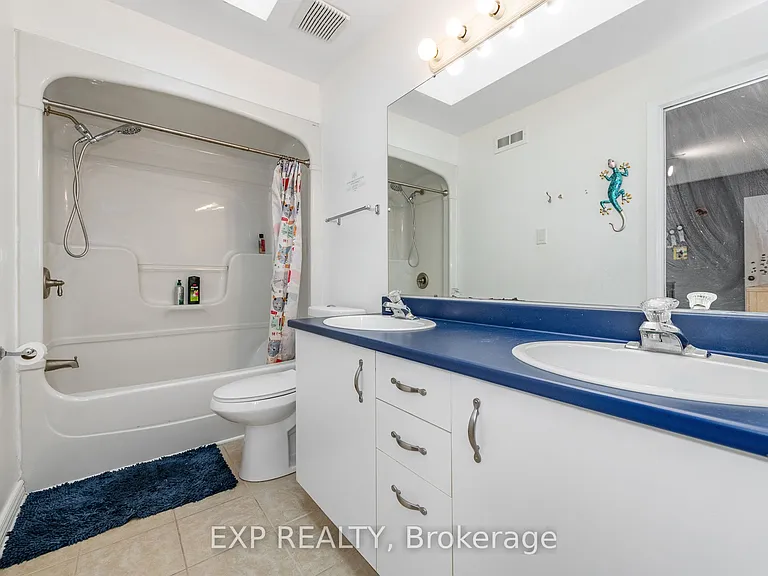 1238 Barnwell Cres — Photo 31