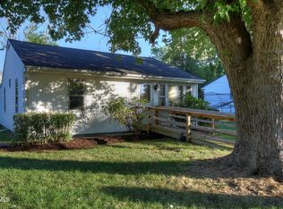 204 Honeysuckle Ln, Kingsport, TN 37660