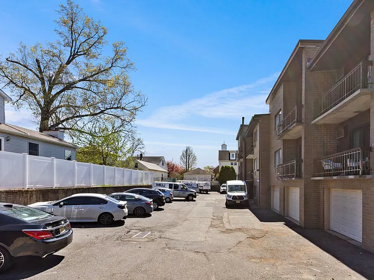 420 Highland Ave — Photo 4