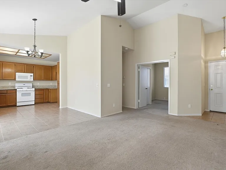 9386 Laguna Pointe Way — Photo 2
