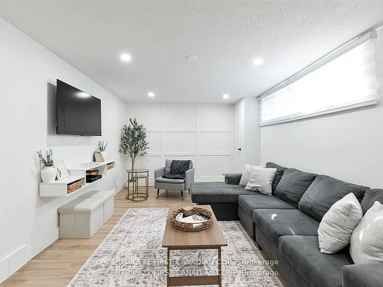 35 Waterman Ave #60 — Photo 25