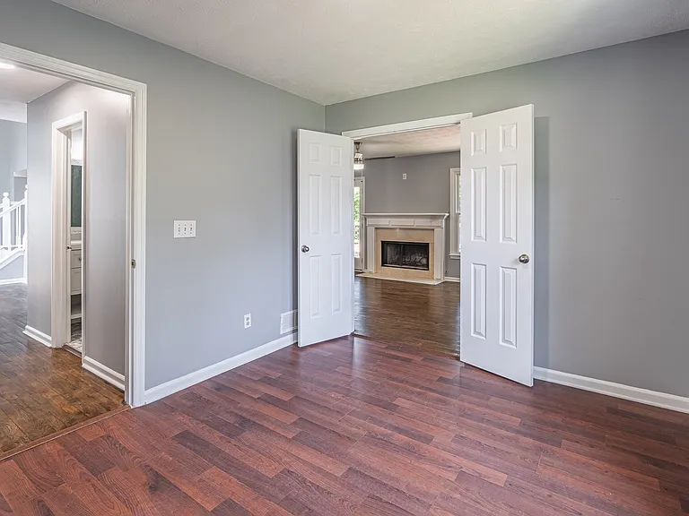 1321 Yorktown Cir — Photo 6