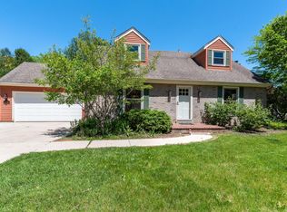 N81W6320 Arbor Dr, Cedarburg, WI 53012