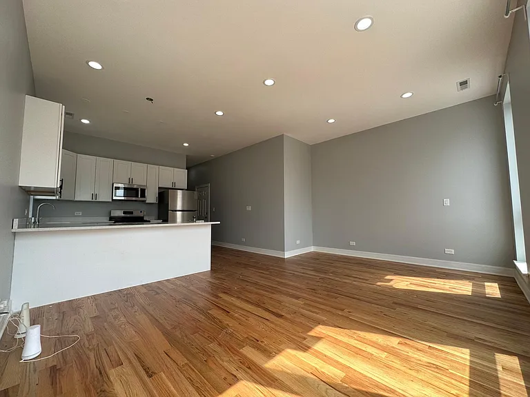 2740 W Jackson Blvd #2 — Photo 5