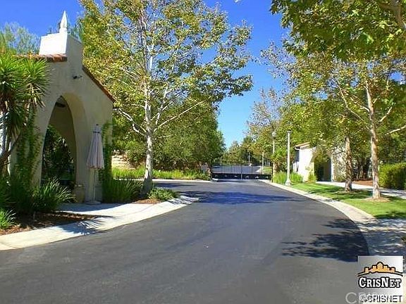 4th image of 26839 Pinehurst Dr
