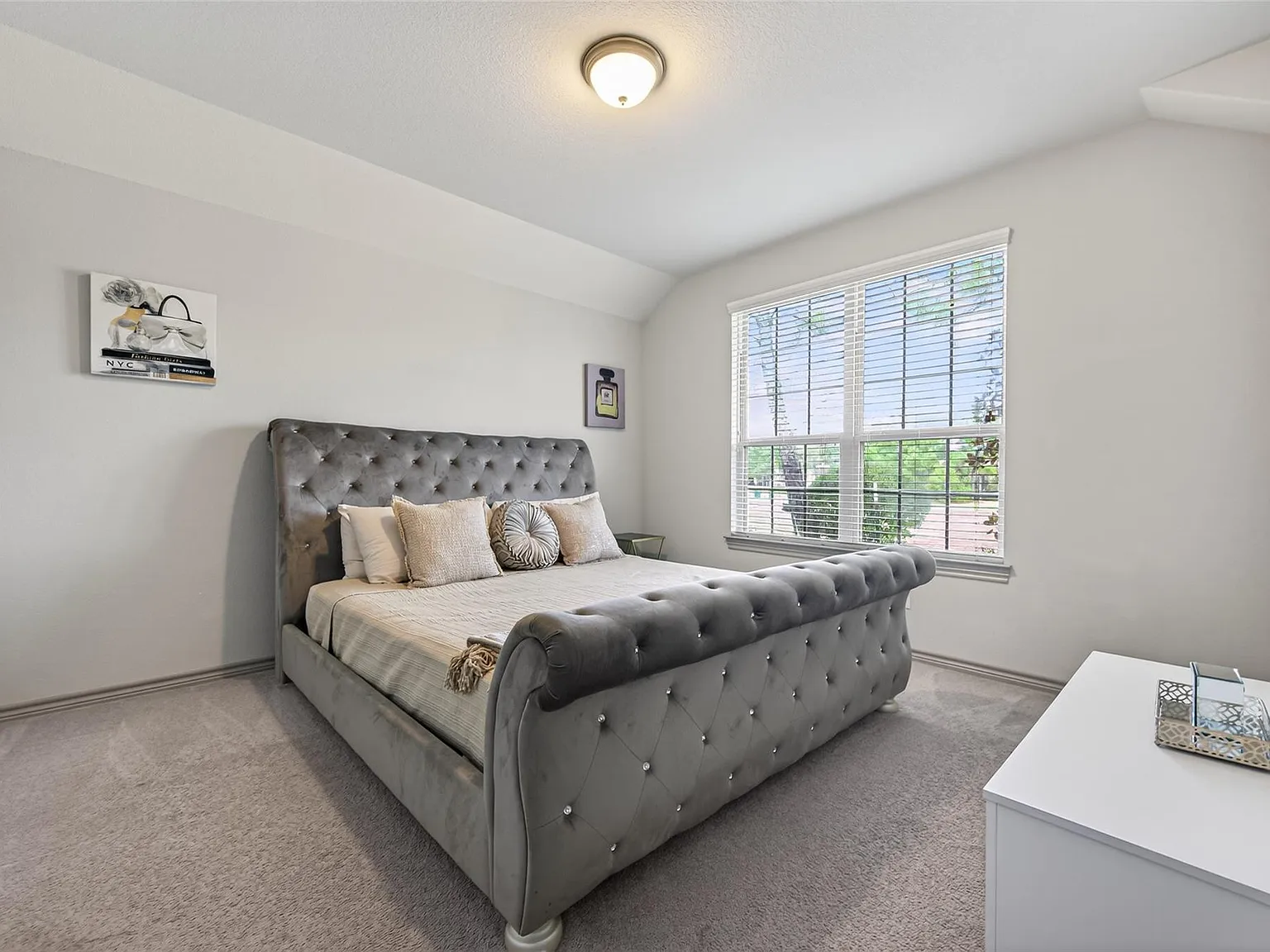 4 bed, 3.0 bath, 2192 sqft, $3,400 — Photo 3