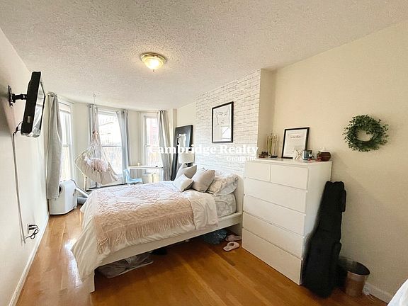 5th image of 588 Columbus Ave #3T