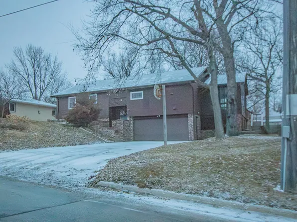 804 Superior St, Emmetsburg, IA 50536