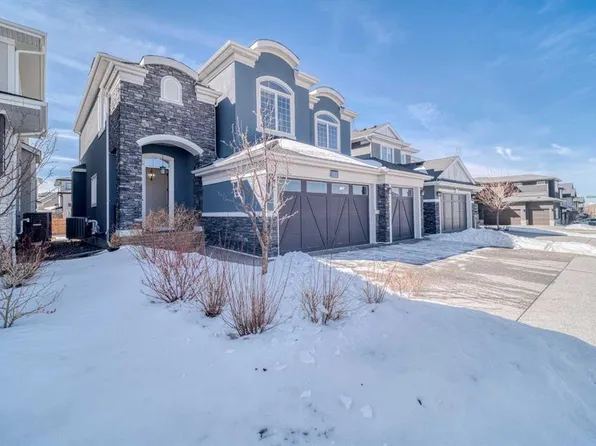 111 N Aspen Summit Blvd SW, Calgary, AB T3H 6B4