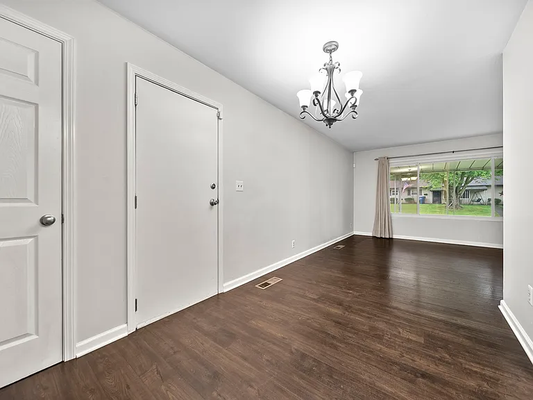 819 Pleasant Dr — Photo 17