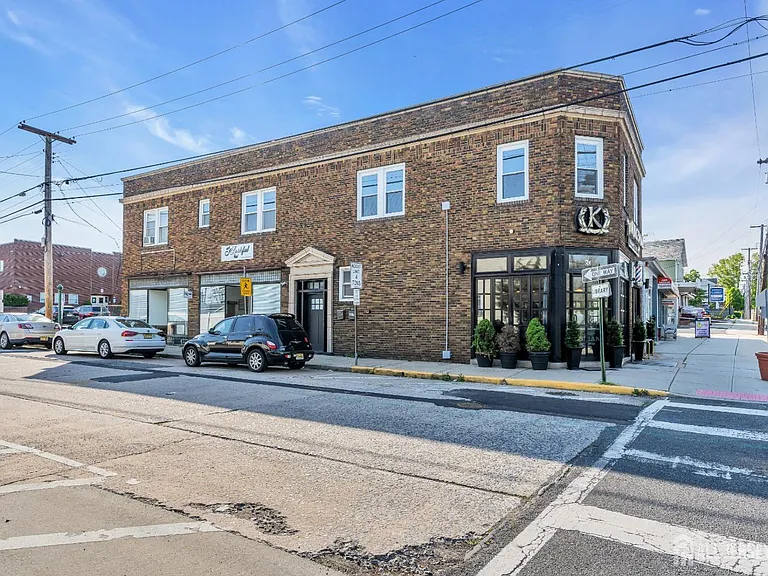 3 W Church St — Photo 1