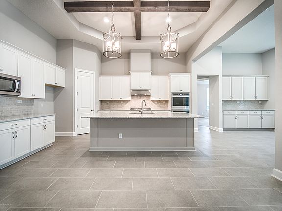 2nd image of 705 Glenneyre Cir