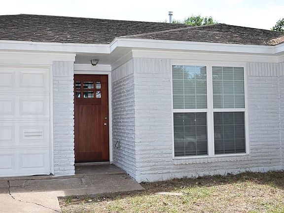 4th image of 8411 Braes River Dr