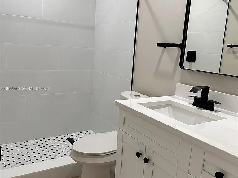 708 Victoria Dr #101 — Photo 11