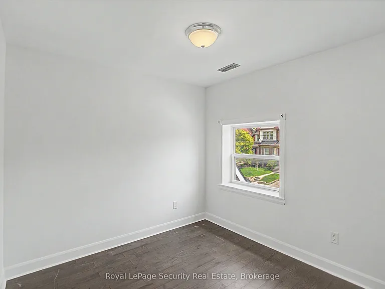 226 Lauder Ave #2 — Photo 12
