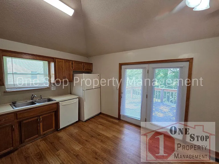 7902 NW 79th Pl — Photo 10