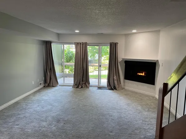 1677 NW Midlake Ln, Beaverton, OR 97006