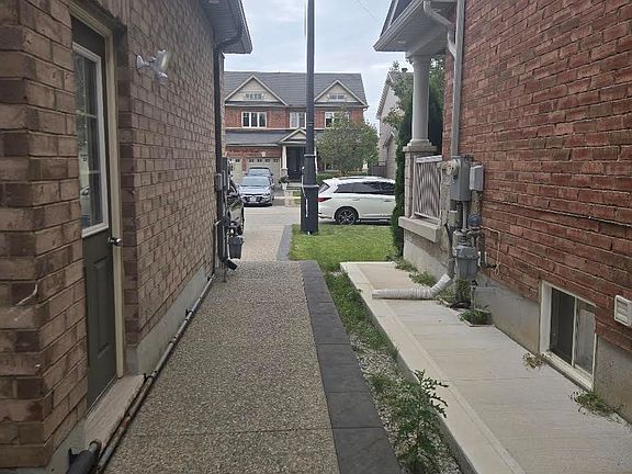 4th image of 10 Twin Falls Rd
