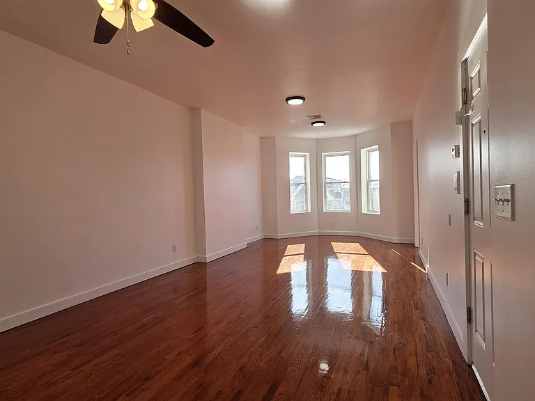 6 50th St #3 — Photo 7