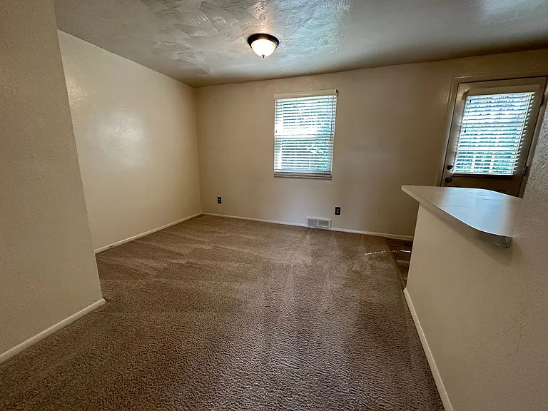 450 Mower Dr #C — Photo 2