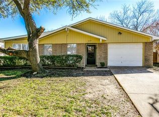 609 Edelweiss Dr, Grand Prairie, TX 75052