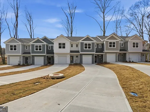 51 Wright St #66, Lavonia, GA 30553