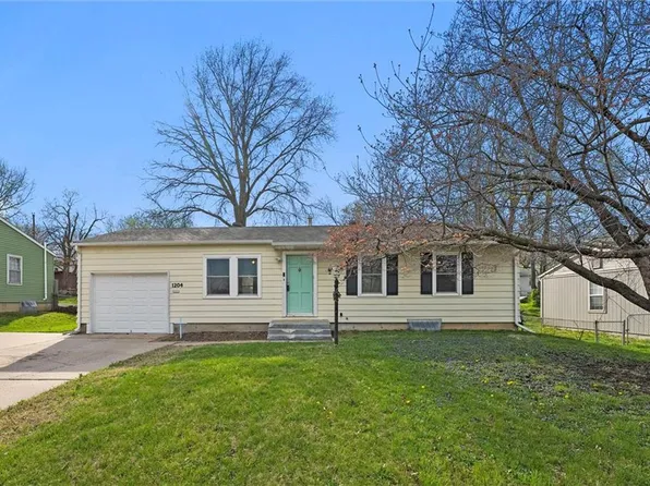 1204 N Indian Ln, Independence, MO 64056