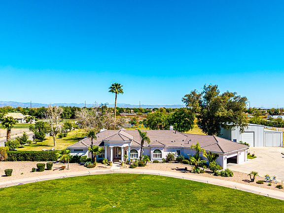 3rd image of 39899 N CREEKSIDE Road