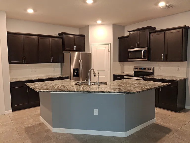 7891 Stonebrook Cir — Photo 34
