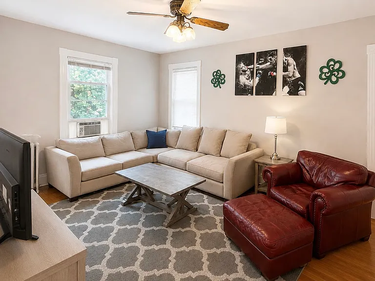 530 E 4th St #2 — Photo 2