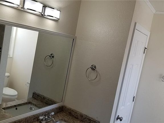 3rd image of 407 Bigstaff Ct