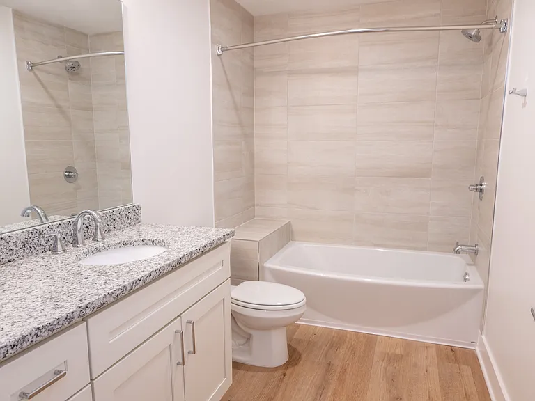 2104 | Bathroom 2104 | Bathroom