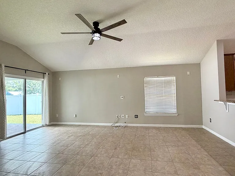 1919 Derringer Rd — Photo 9